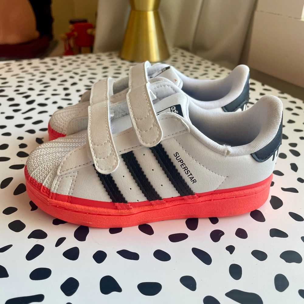 Adidas
Superstar Toddler ‘Paint Drip - White Turbo'